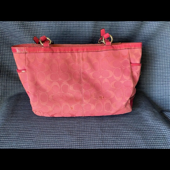 Coach Barbie pink Signature Bag with Silver Fasteners - Picture 5 of 7